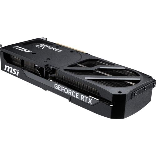 Beyaz arka planda soğutma kanatları ve marka logoları olan siyah bir MSI GeForce RTX grafik kartı.