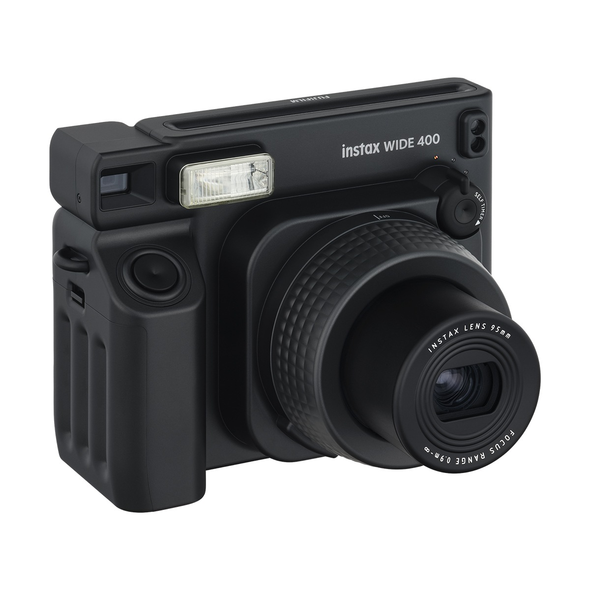 Una fotocamera istantanea Instax Wide 400 nera con obiettivo esteso su sfondo bianco.