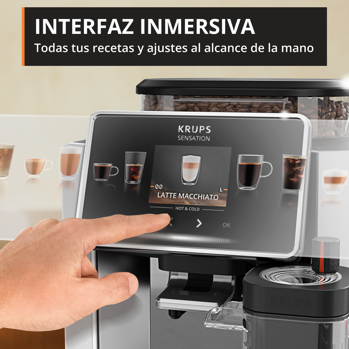 Mano che tocca il touchscreen di una macchina da caffè Krups con latte macchiato.
