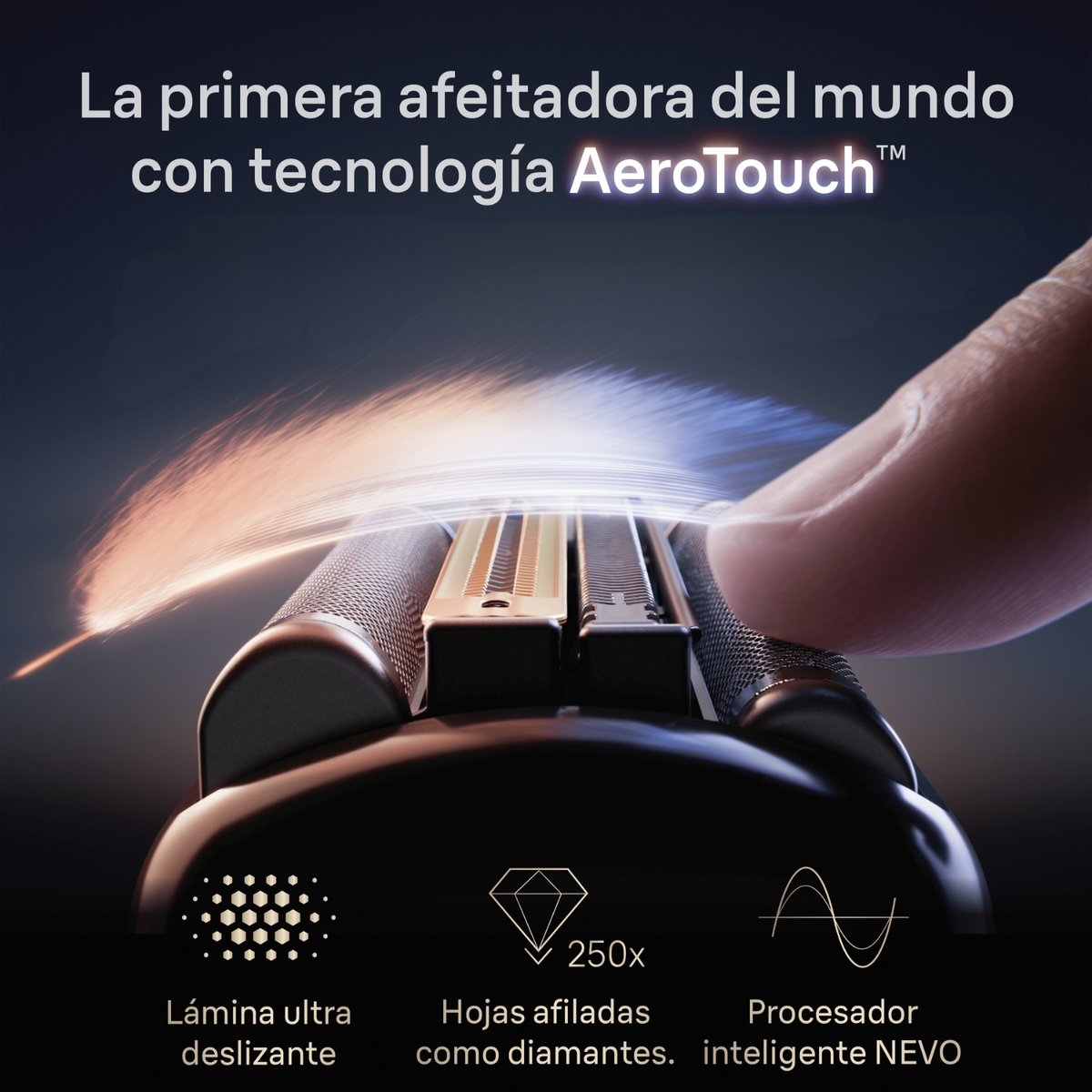 Primo piano di una testina di rasoio con tecnologia AeroTouch e testo promozionale.