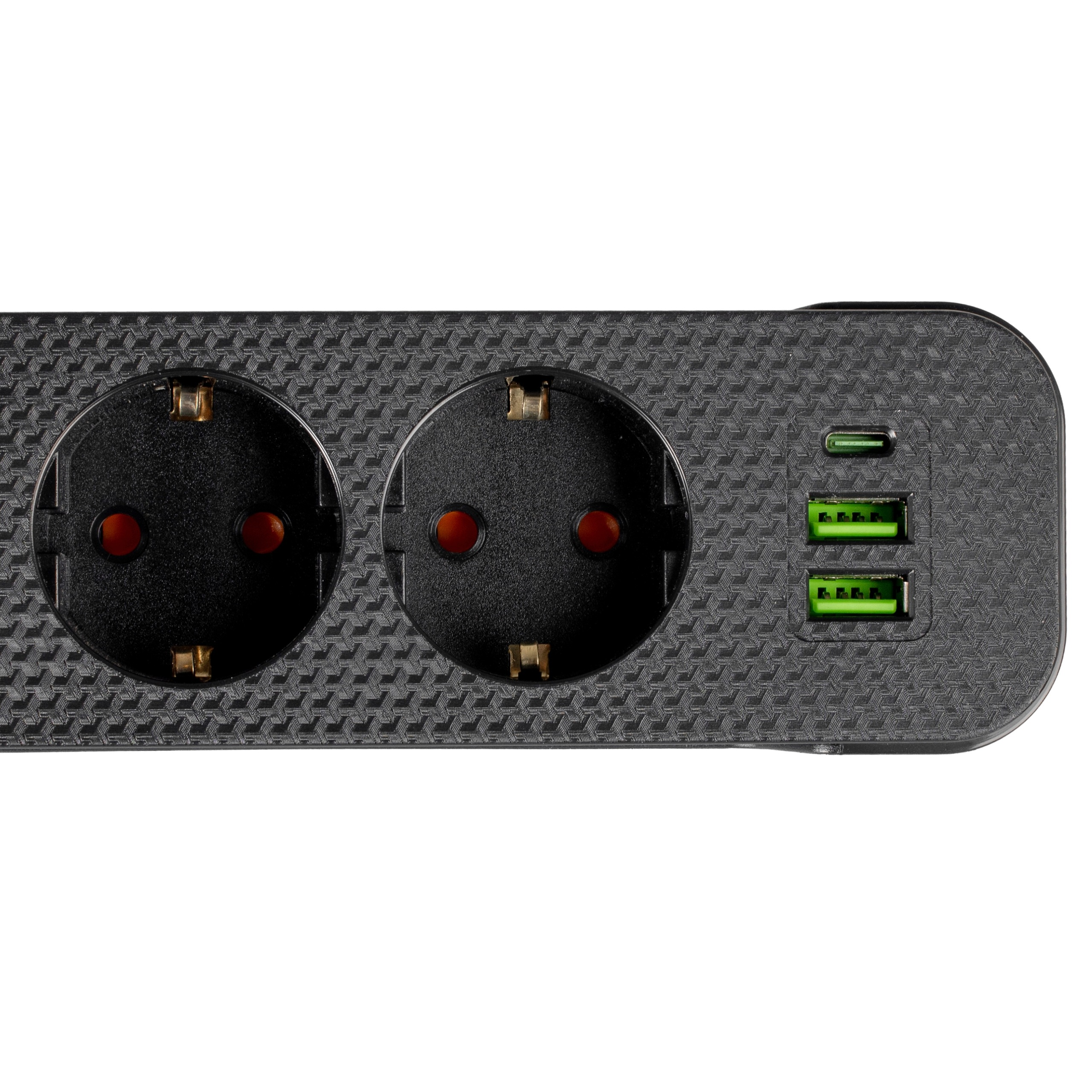 Czarna listwa zasilająca z dwoma gniazdami i trzema zielonymi portami USB na białym tle.
