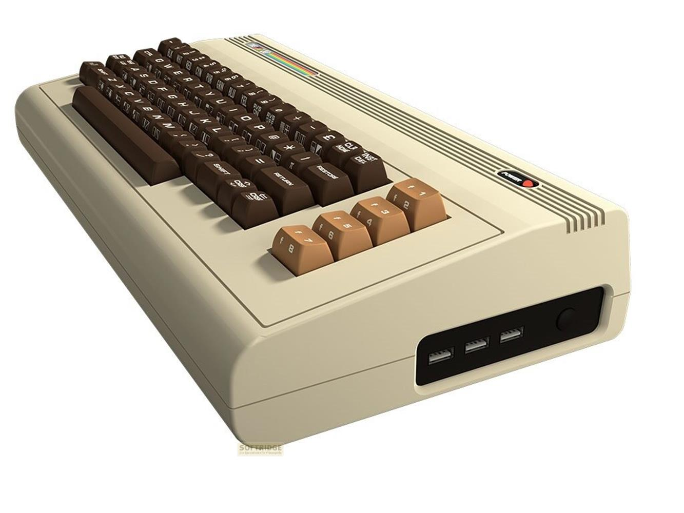 Ein beiger Retro-Computer mit braunen Tasten und USB-Anschlüssen an der Vorderseite auf weißem Hintergrund.