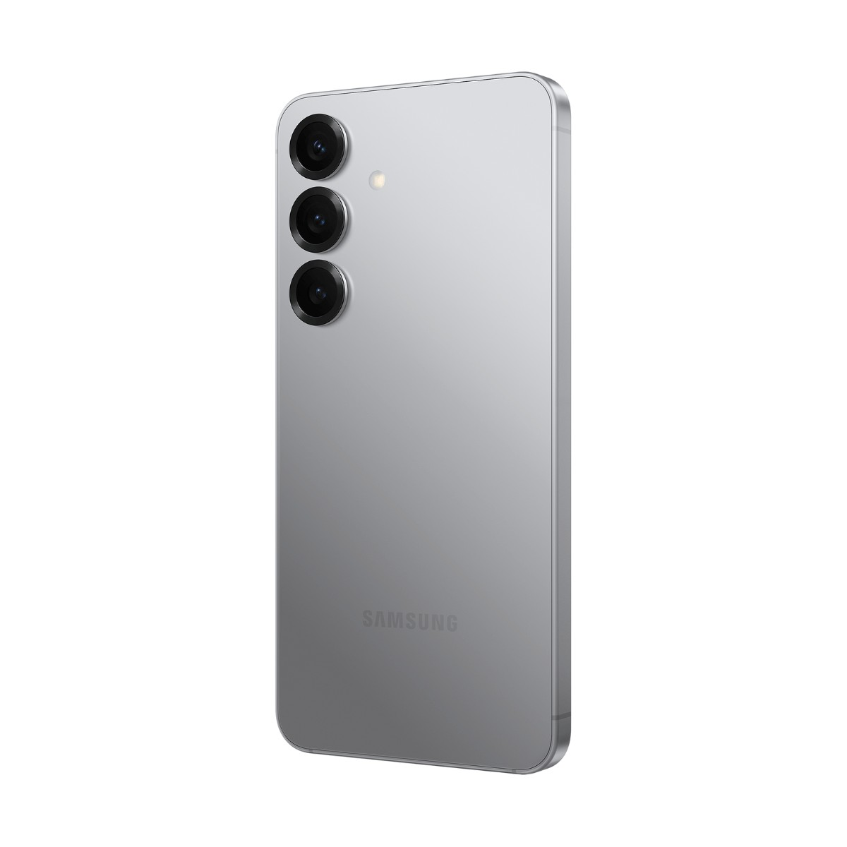 Ein silbernes Smartphone zeigt die Rückseite mit drei vertikalen Kameras und dem Samsung-Logo.