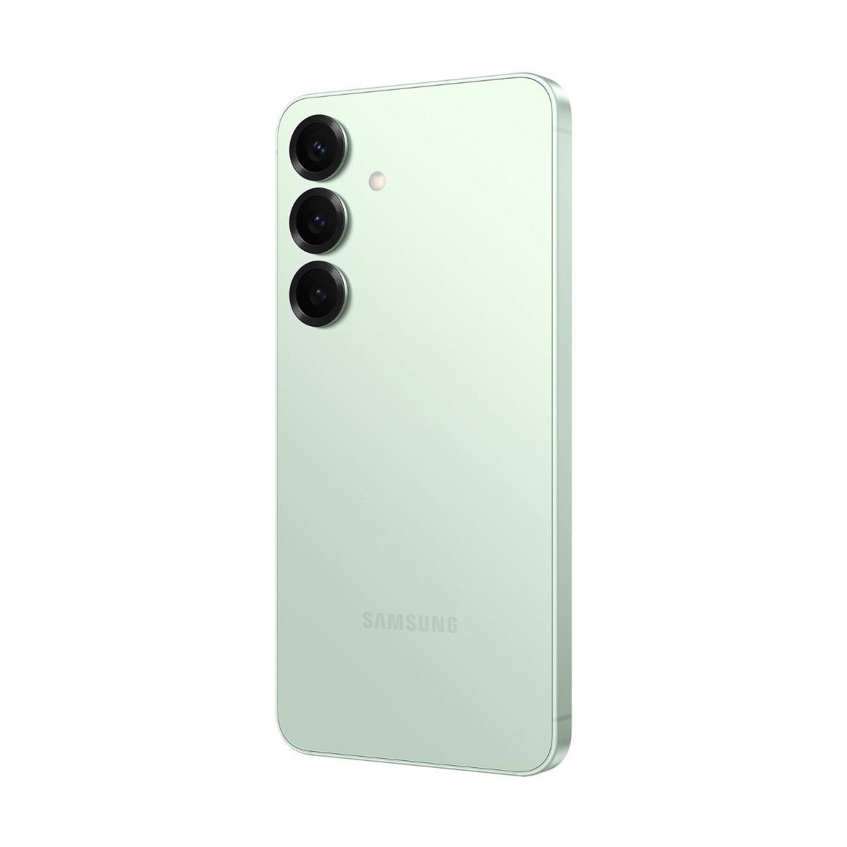 Uno smartphone Samsung verde chiaro visto da dietro, con tre obiettivi verticali e un flash su sfondo bianco.