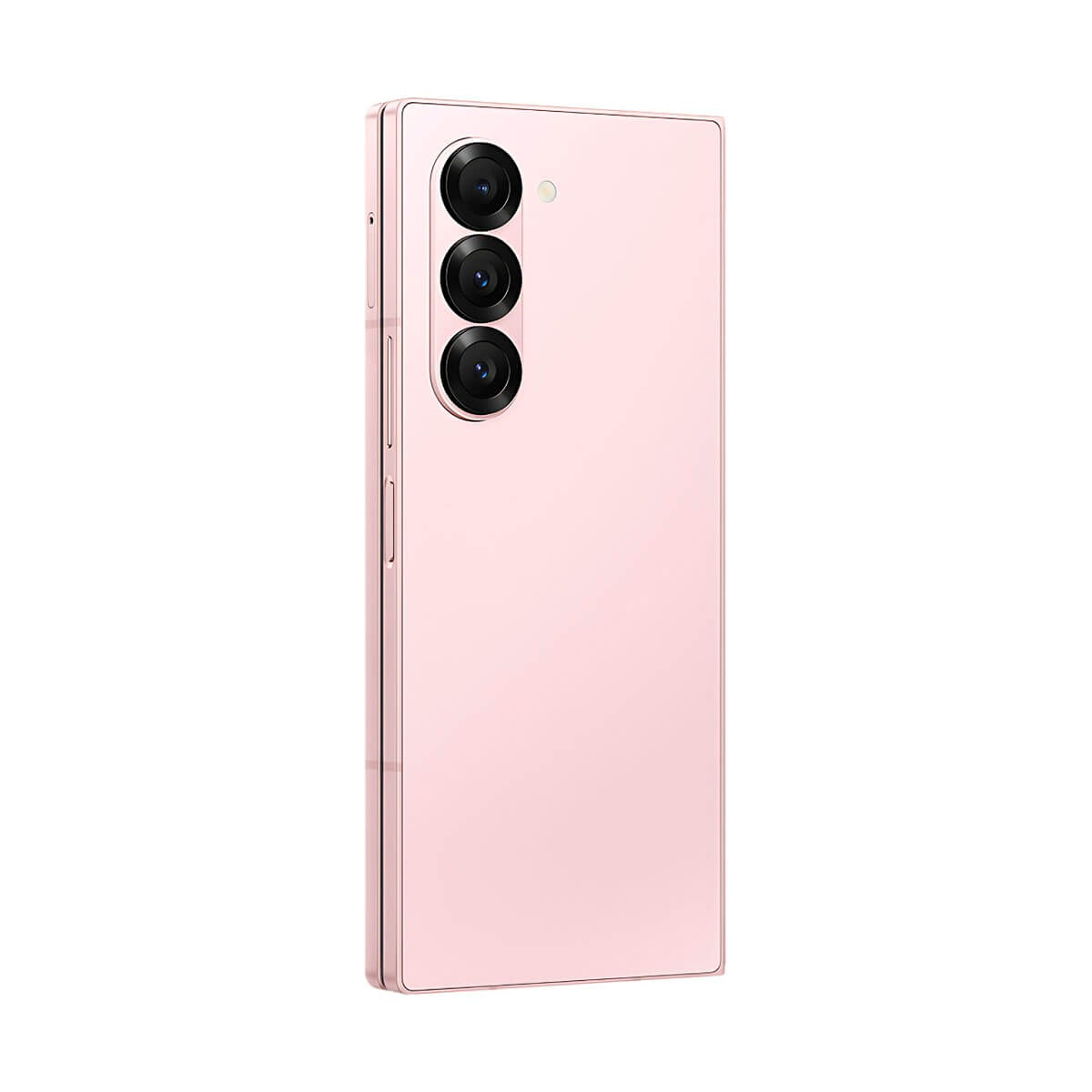 Rückseite eines rosafarbenen Smartphones mit drei vertikal angeordneten Kameralinsen auf weißem Hintergrund.