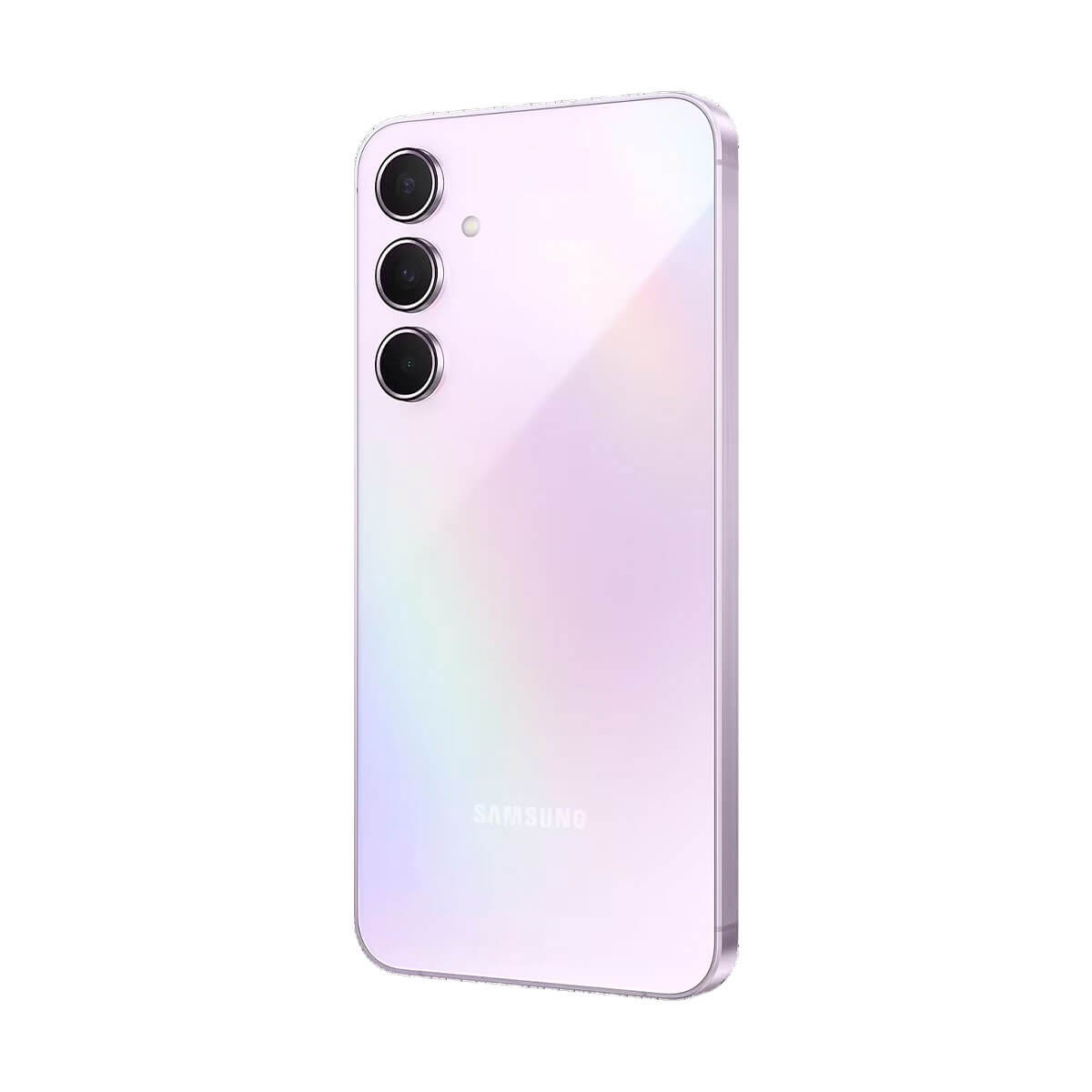 Jasnofioletowy smartfon Samsung z trzema pionowymi aparatami z tyłu na białym tle.