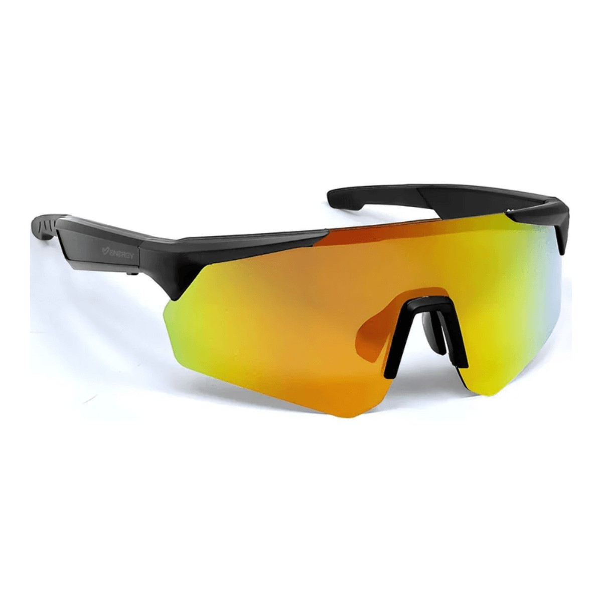 Moderne occhiali da sole sportivi con montatura nera e lenti a specchio arancione-giallo su sfondo bianco.