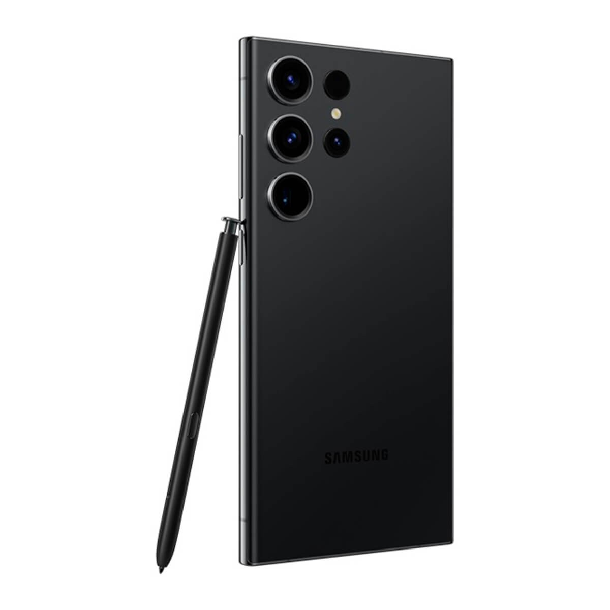 Retro di uno smartphone Samsung nero con più fotocamere e una penna S-pen staccata accanto.