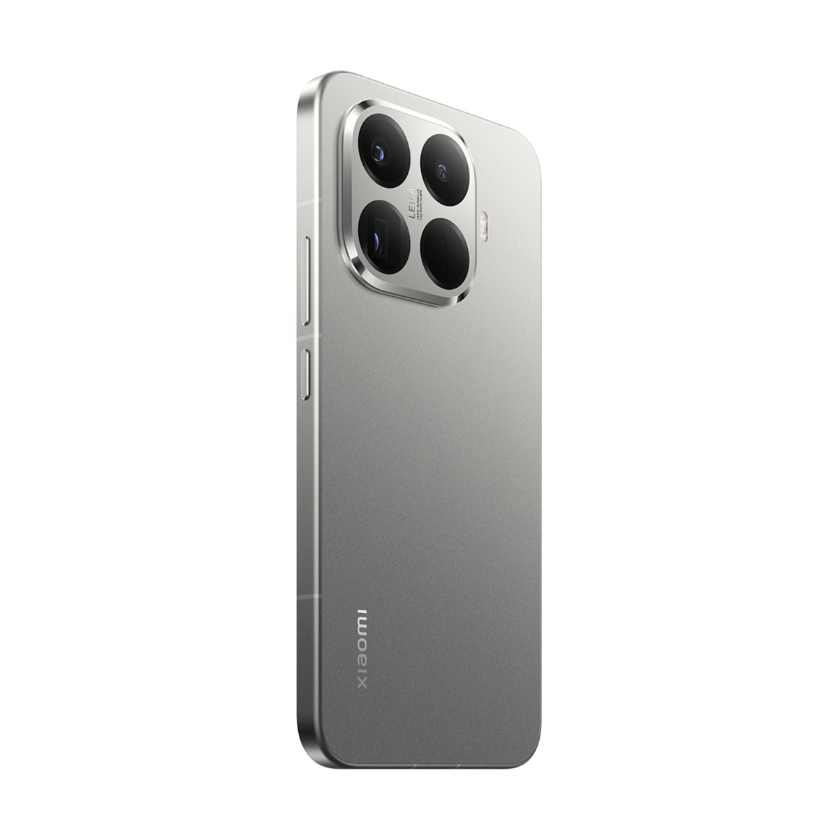 Uno smartphone Xiaomi argentato visto da dietro, che mostra un grande modulo fotocamera quadrato con quattro lenti e logo.