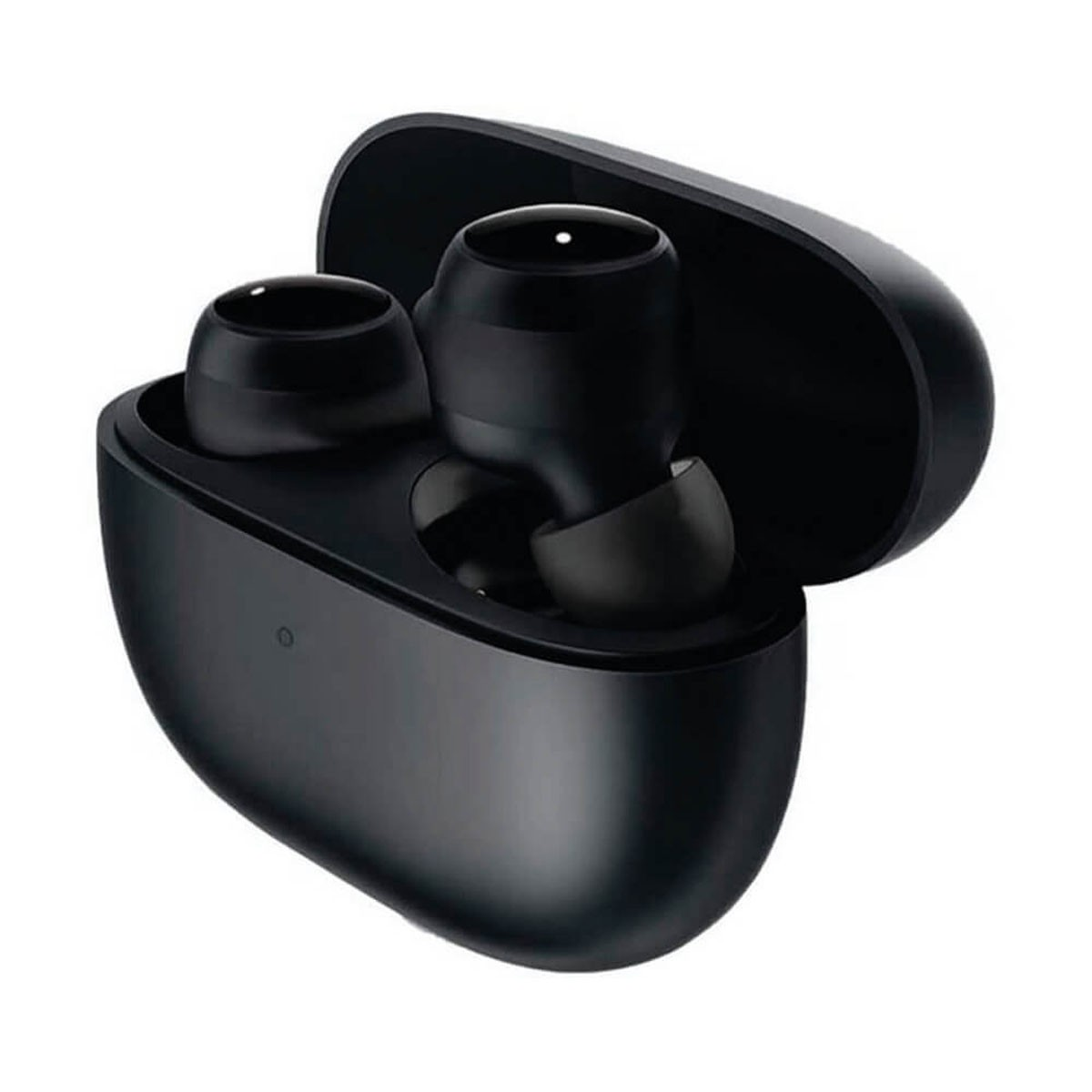 Auriculares inalámbricos negros en un estuche de carga abierto sobre fondo blanco.