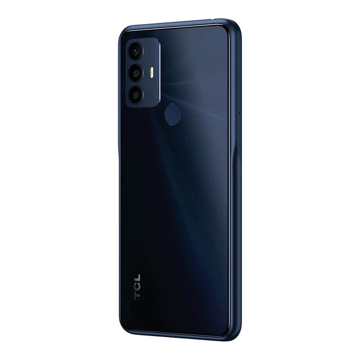 Parte trasera de un smartphone TCL azul oscuro con módulo de triple cámara y sensor de huellas.