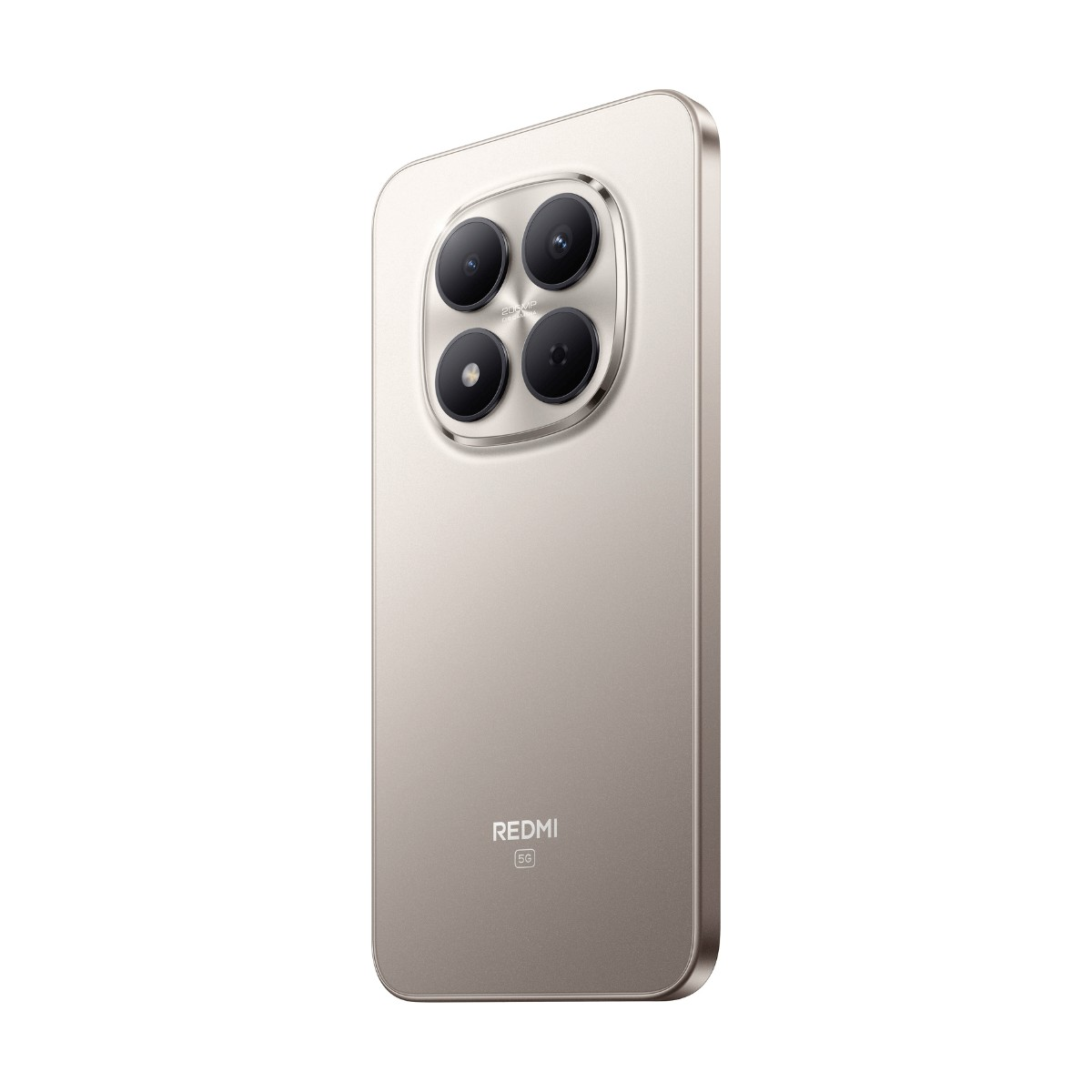 Primo piano del retro di uno smartphone Redmi dorato, con modulo a quattro fotocamere e logo 5G.