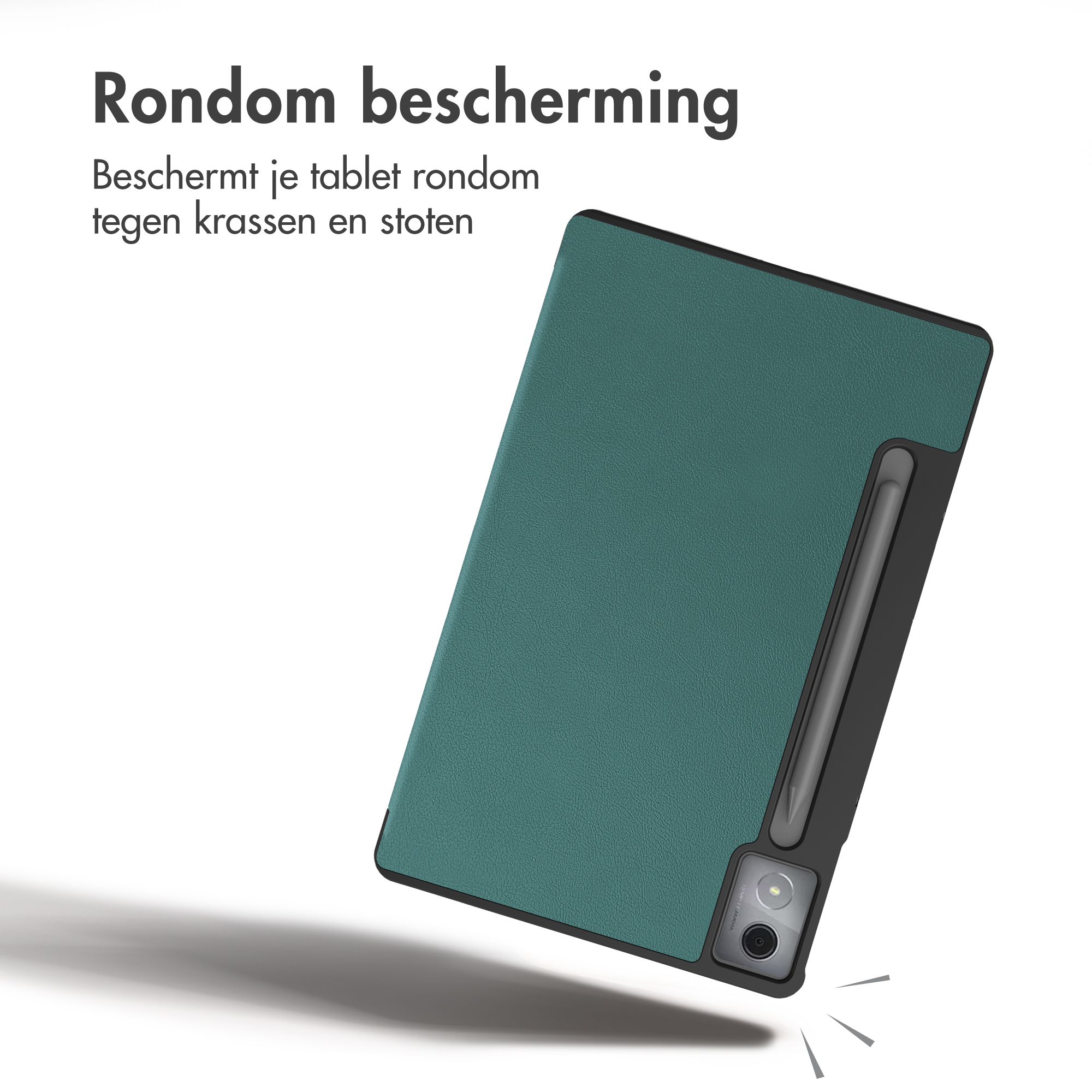 A dark green tablet case with a stylus holder and camera cutout against a white background with Dutch text.