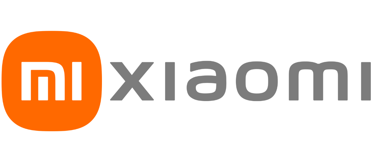 Das Xiaomi-Logo zeigt ein orangefarbenes abgerundetes Quadrat mit weißem "mi" und den grauen Schriftzug "xiaomi".