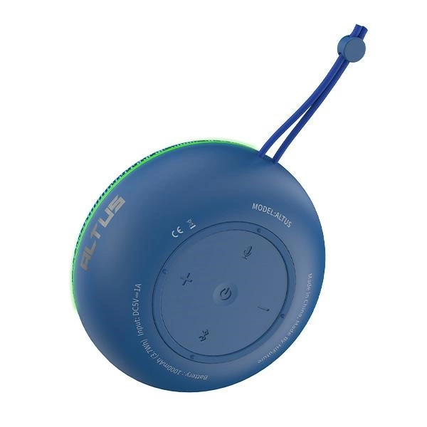Haut-parleur rond bleu avec boutons intégrés et dragonne sur fond blanc.