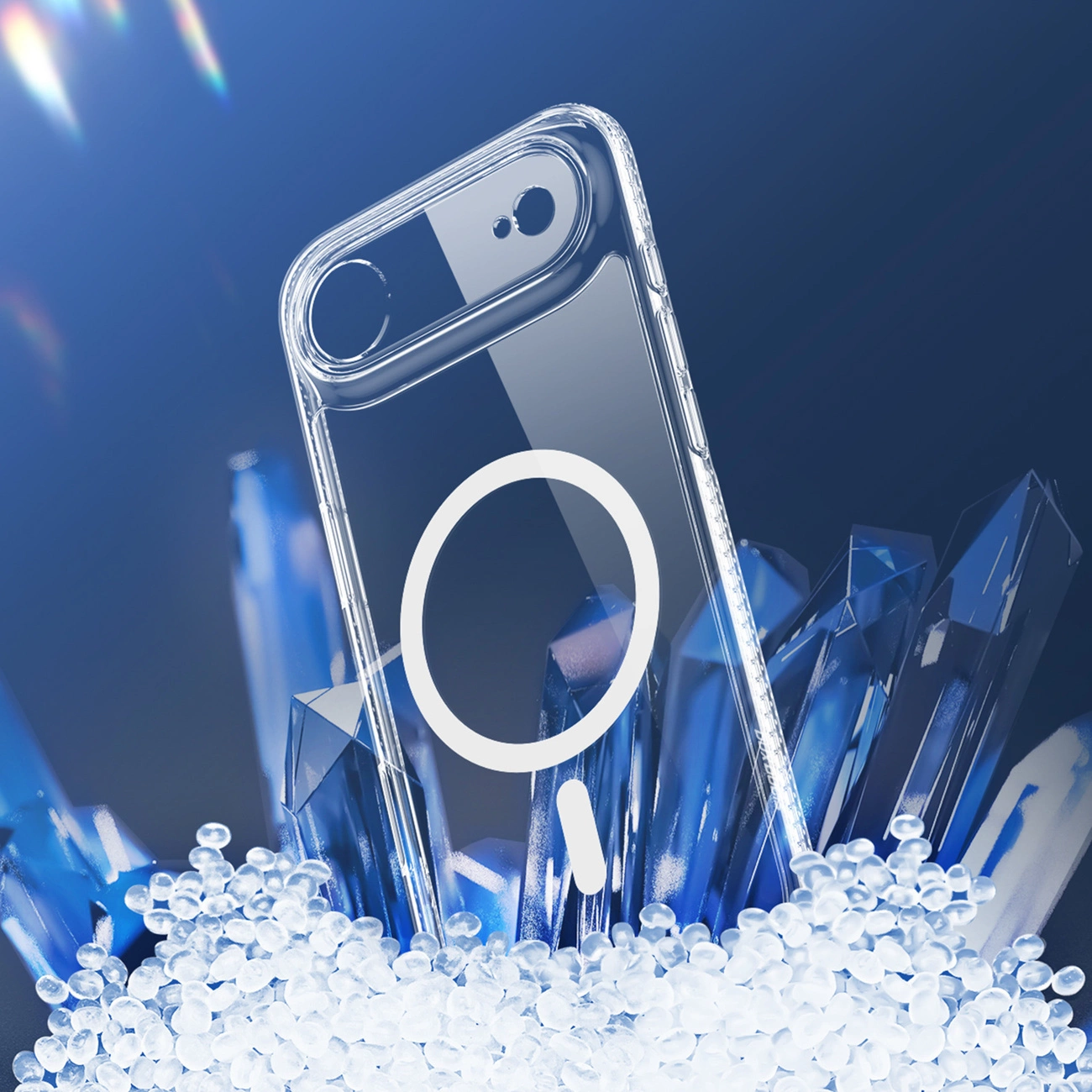 Transparente Handyhülle mit MagSafe-Ring vor blauen Kristallen und kleinen Perlen.