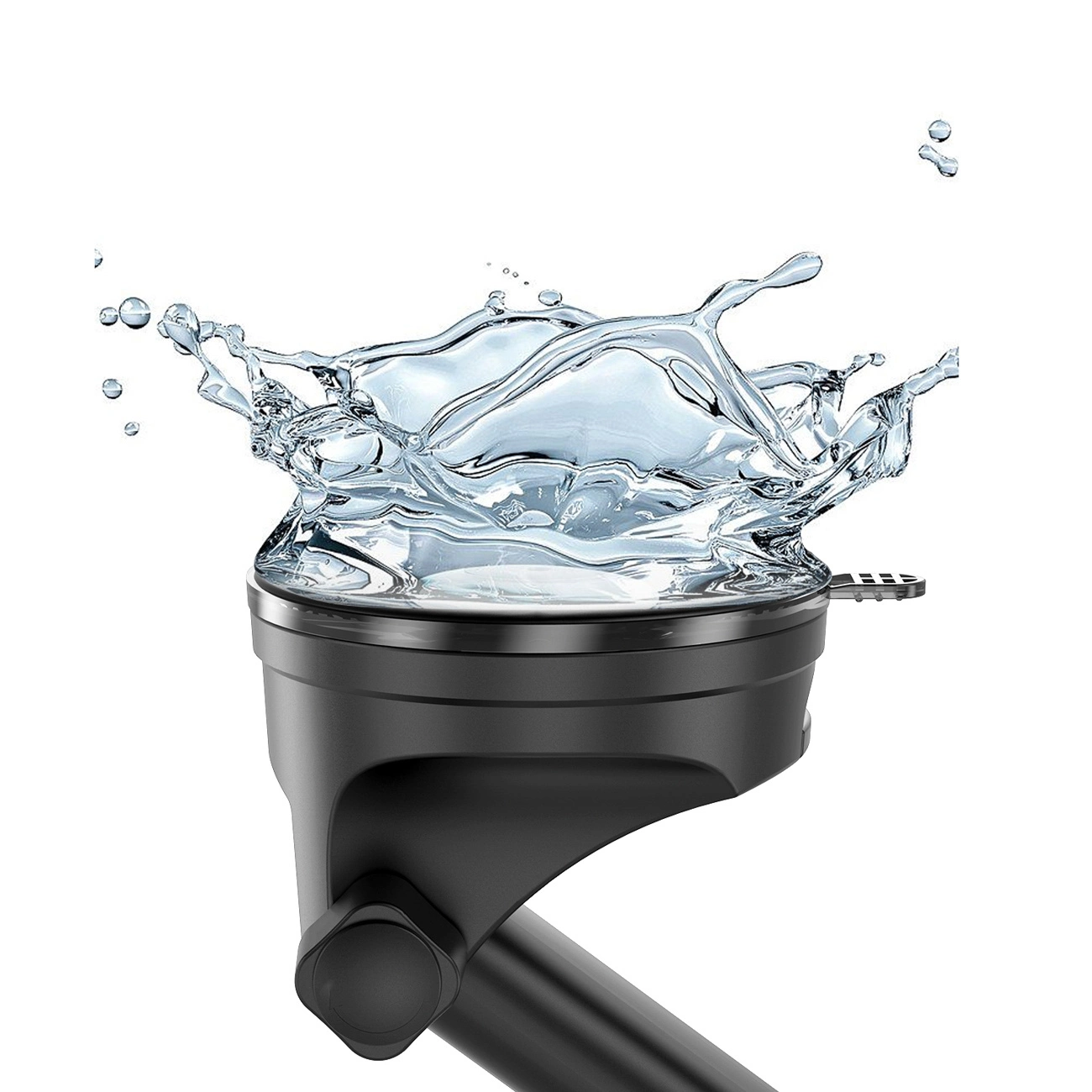 Ein klarer Wasserspritzer bricht auf einem schwarzen Halter vor weißem Hintergrund aus.