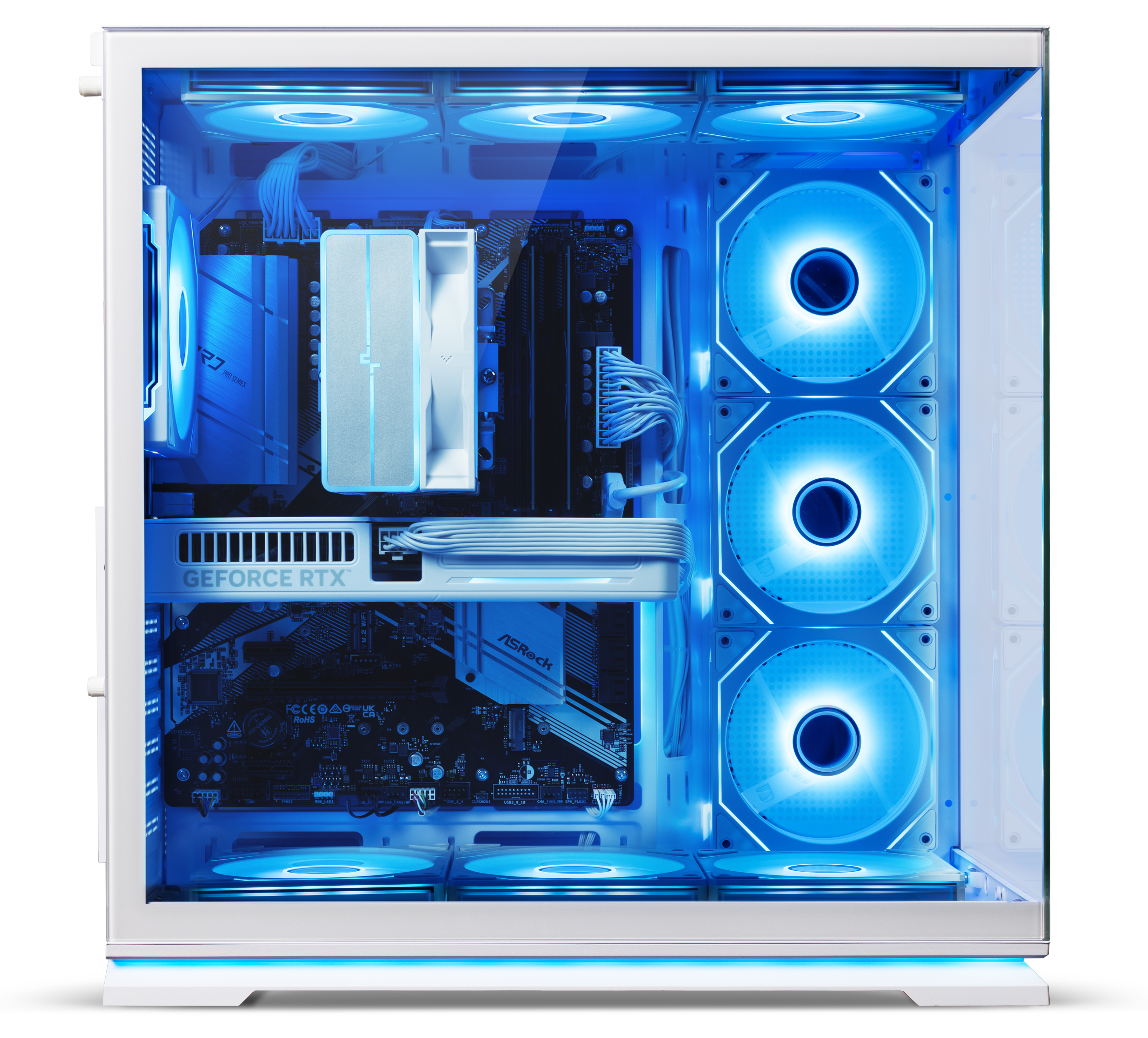 Ein weißer Computergehäuse mit sichtbaren Komponenten und leuchtend blauen Lüftern.