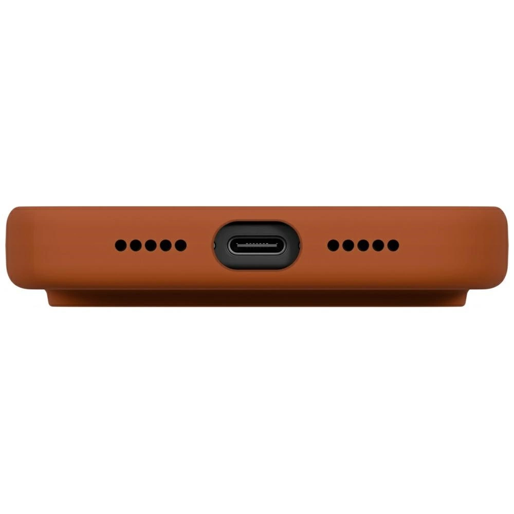 Ortada bir USB-C bağlantı noktası ve iki yanında beşer hoparlör deliği olan kahverengi kılıfın alt görünümü.