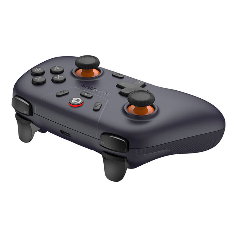 Dunkelgrauer GameSir-Controller mit orangen Daumensticks und schwarzem D-Pad auf weißem Hintergrund.
