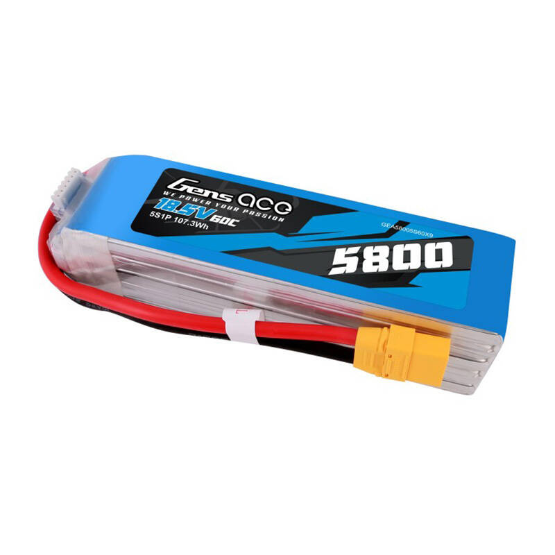 Batteria LiPo blu Gens Ace da 18,5 V con cavi rosso e nero e connettore giallo su sfondo bianco.