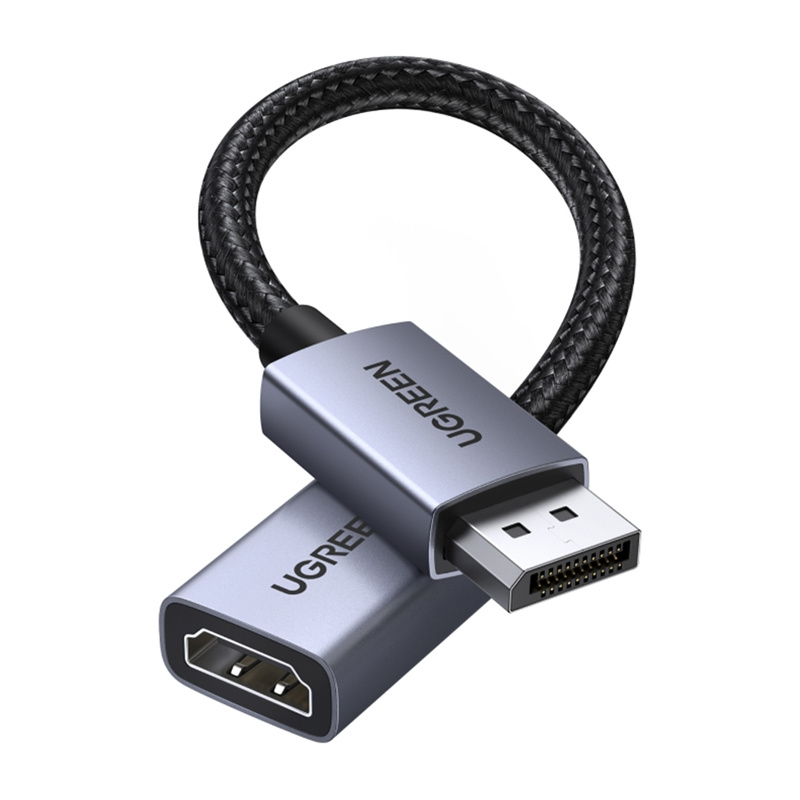 Szary adapter DisplayPort marki Ugreen z krótkim, czarnym kablem w oplocie na białym tle.