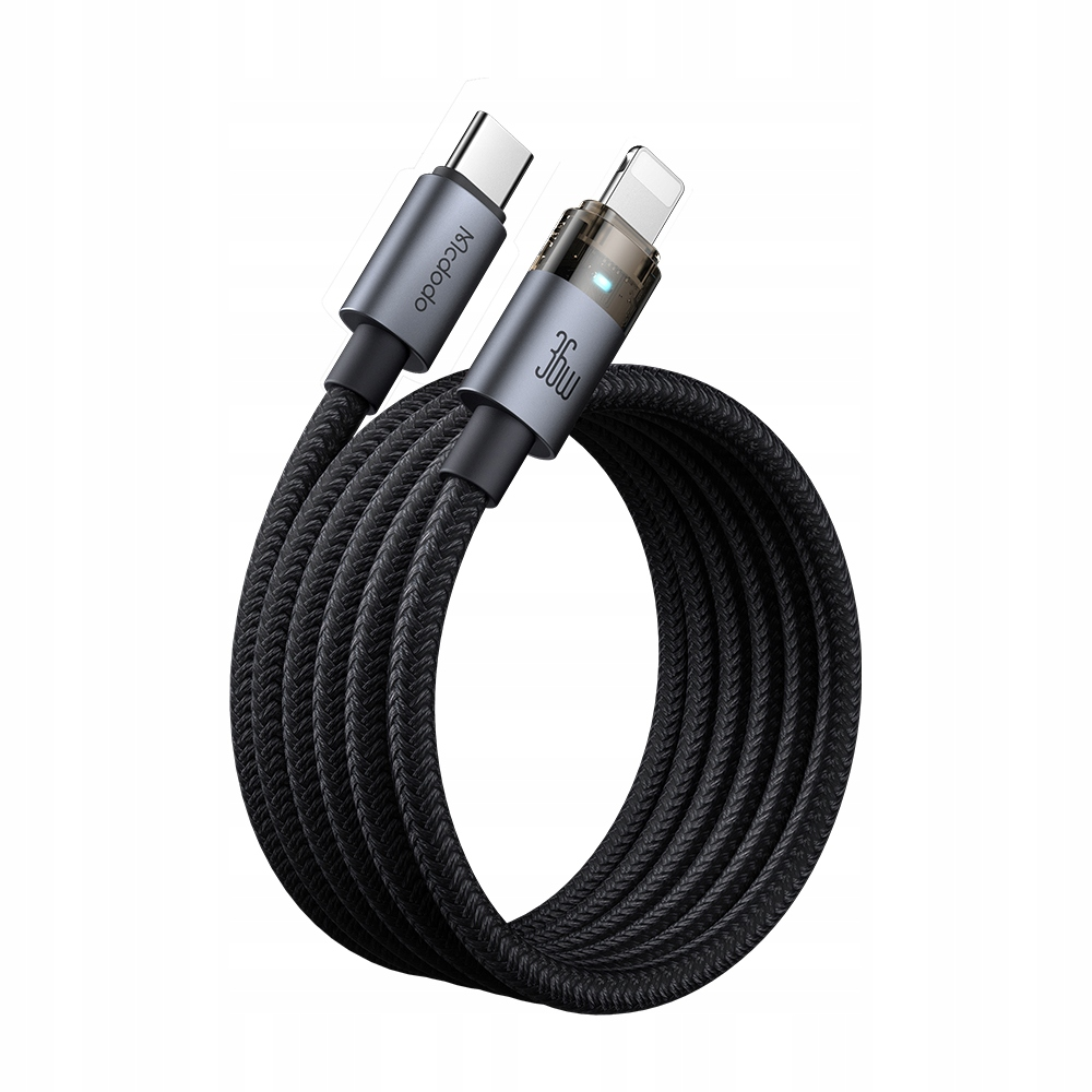 Beyaz arka planda gri metal konnektörlere sahip, sarılmış siyah örgülü USB-C - Lightning kablosu.