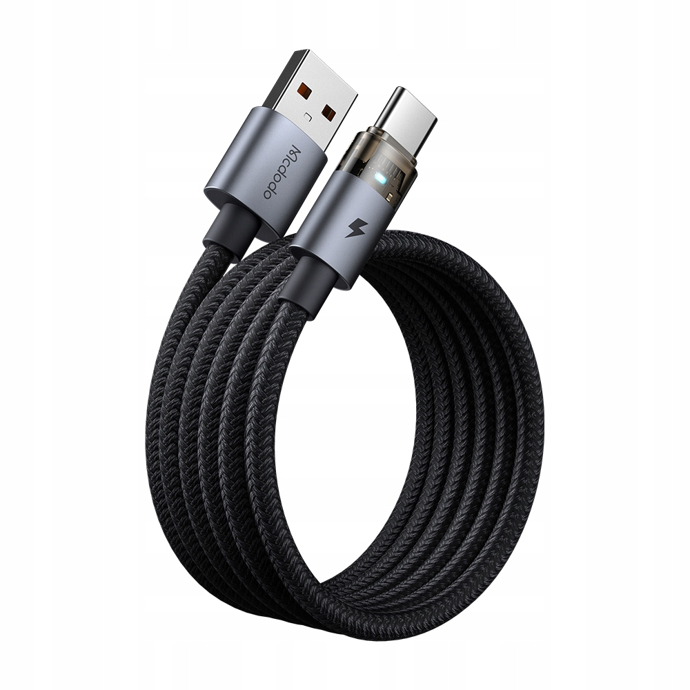 Beyaz arka planda gri metal konnektörlere sahip, sarılmış siyah örgülü bir USB-A - USB-C şarj kablosu.