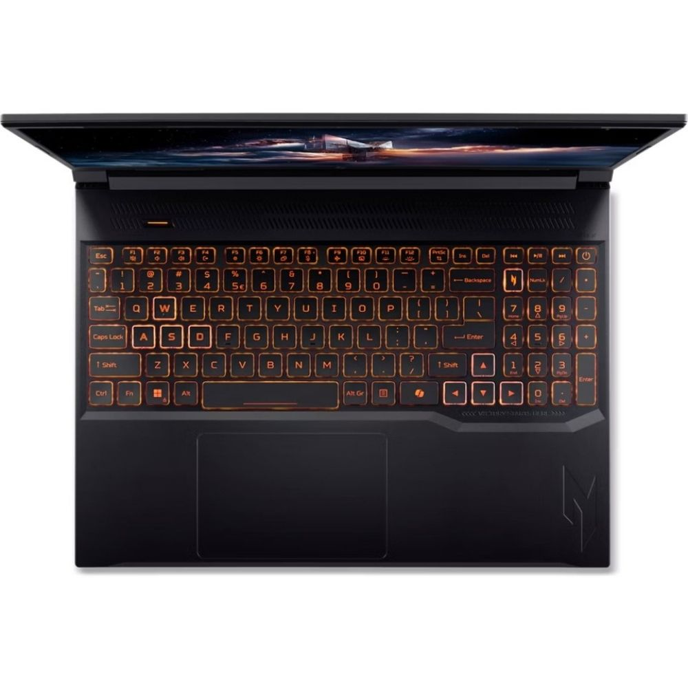 Üstten görünen siyah dizüstü bilgisayar, turuncu arkadan aydınlatmalı klavye ve orta trackpad ile.