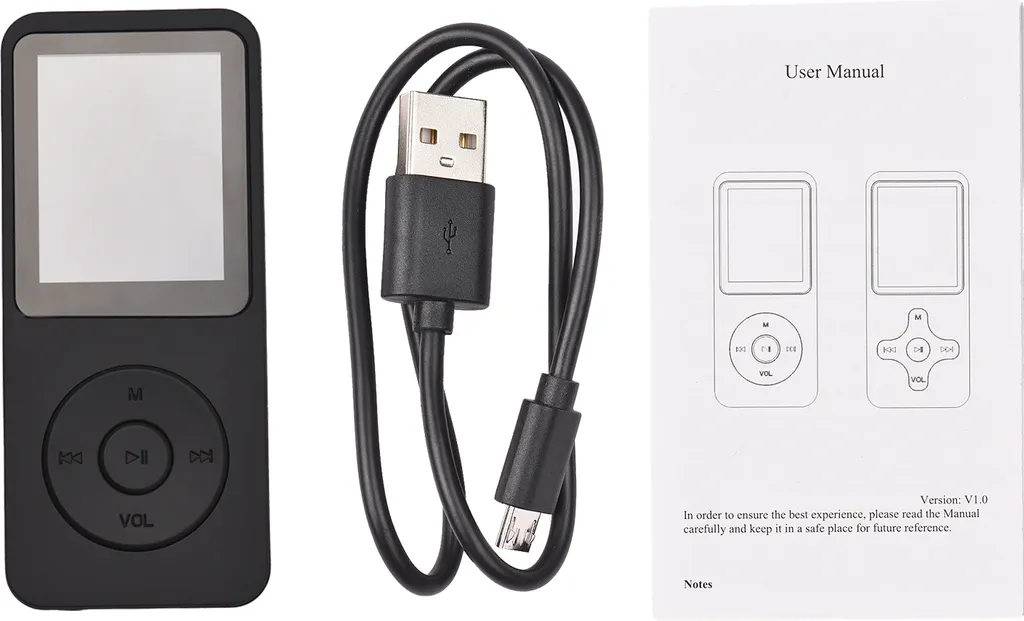 Ein schwarzer MP3-Player, ein USB-Ladekabel und eine Bedienungsanleitung liegen auf weißem Grund.