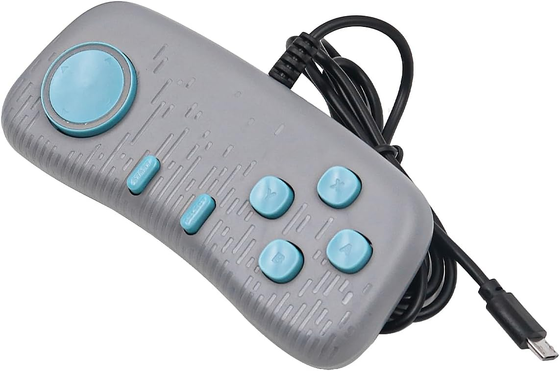 Grauer USB-Controller mit blauen Knöpfen und einem Joystick auf weißem Hintergrund.