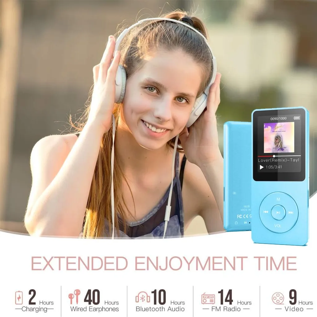Ein lächelndes Mädchen mit weißen Kopfhörern neben einem blauen MP3-Player und Symbolen.