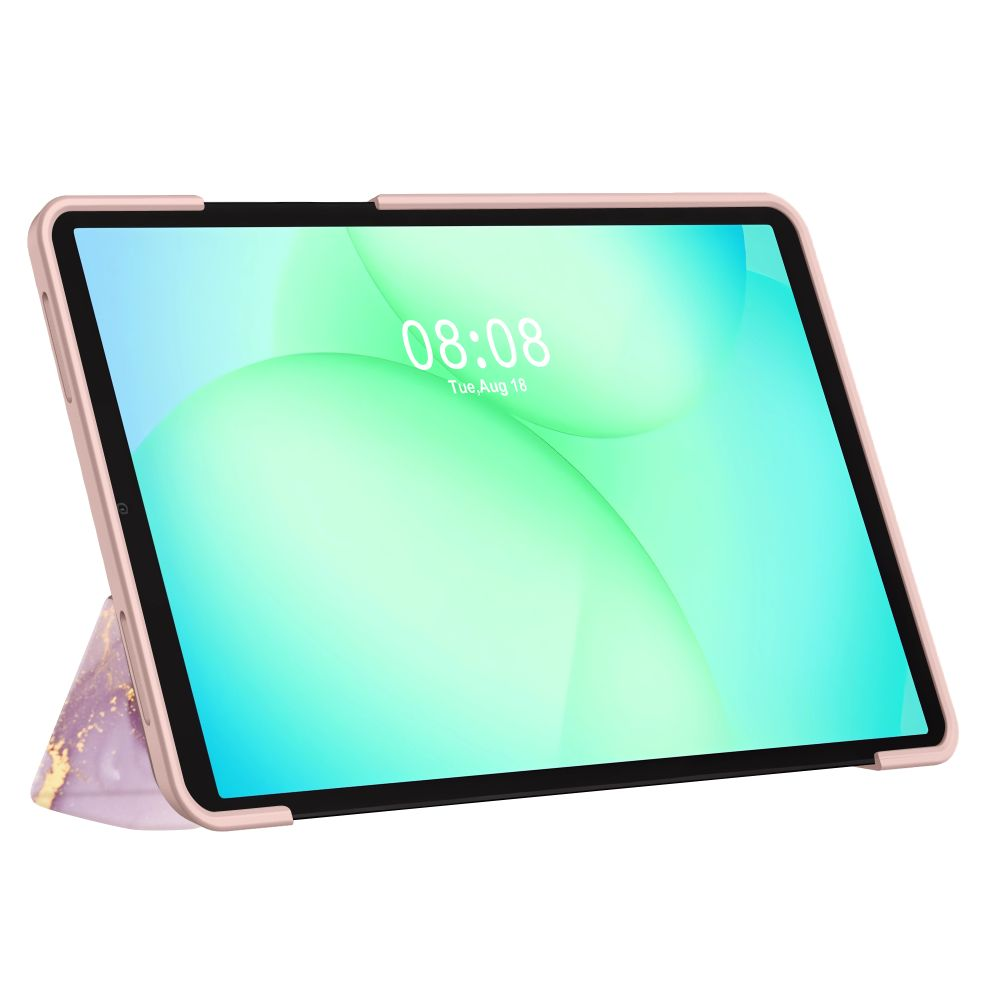 Un tablet rosa in custodia mostra uno sfondo verde astratto e un orologio digitale alle 08:08.