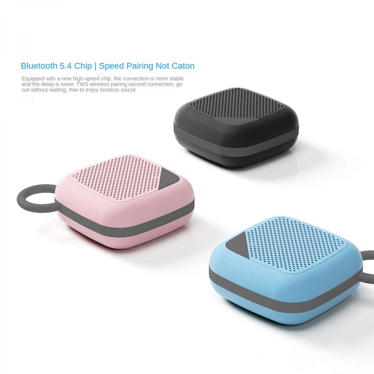 Drei quadratische Bluetooth-Lautsprecher in Schwarz, Rosa und Blau vor weißem Hintergrund.