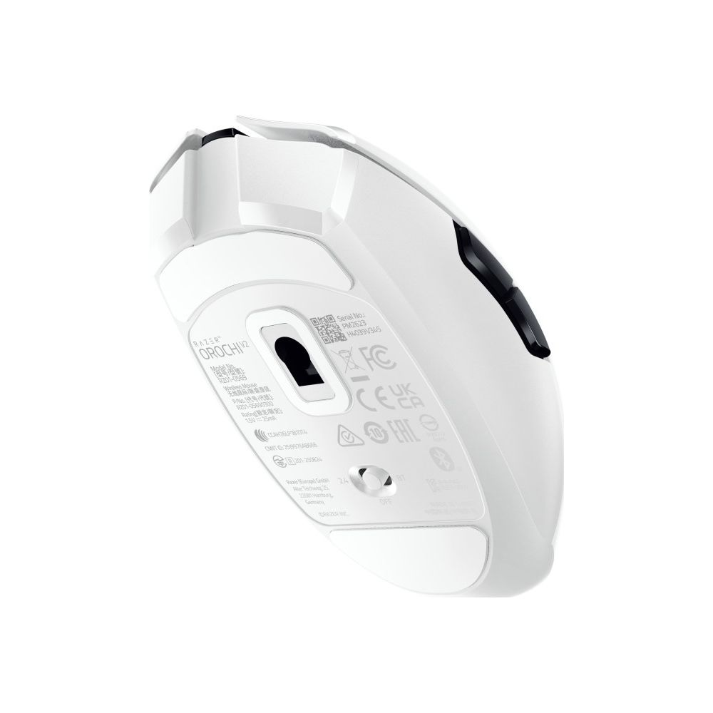 Parte inferior de un ratón inalámbrico blanco Razer Orochi V2 con sensor óptico y etiquetas.