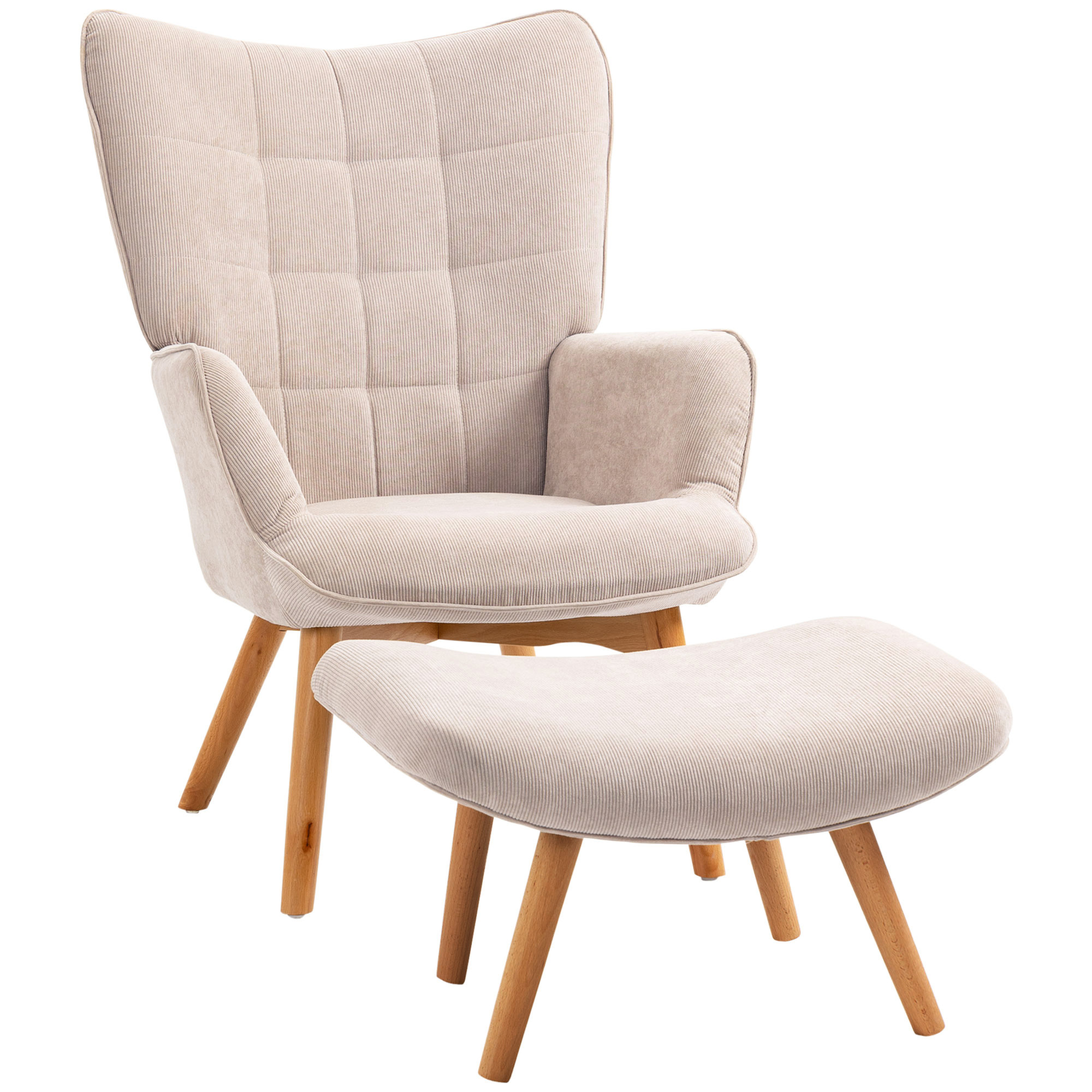 Una poltrona beige con schienale alto trapuntato e poggiapiedi abbinato, entrambi con gambe in legno chiaro su sfondo bianco.
