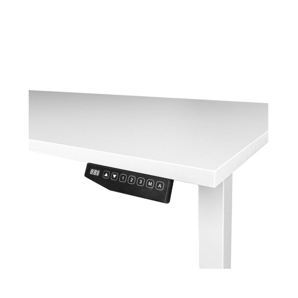 Un bureau debout blanc avec un panneau de commande noir doté d'un écran numérique et de boutons.