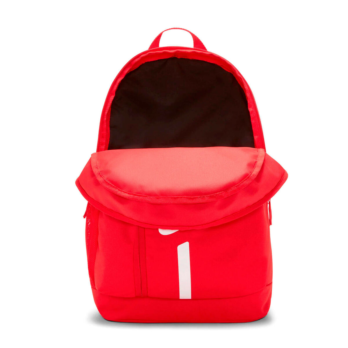 Ein offener roter Rucksack mit einem weißen Logo auf der Vorderseite vor wei ßem Hintergrund.