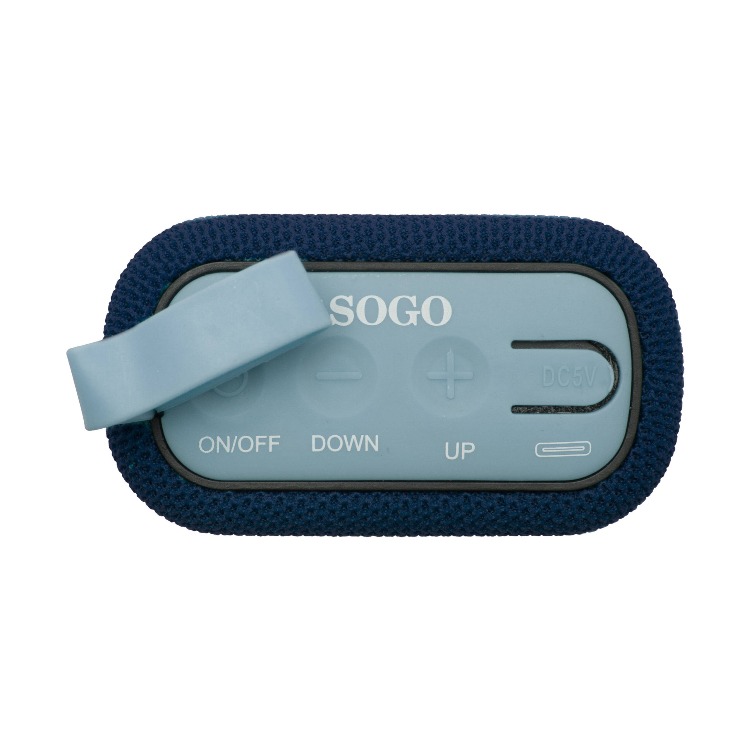 Altoparlante blu ovale SOGO con pulsanti in gomma per accensione, volume e porta di ricarica su sfondo bianco.