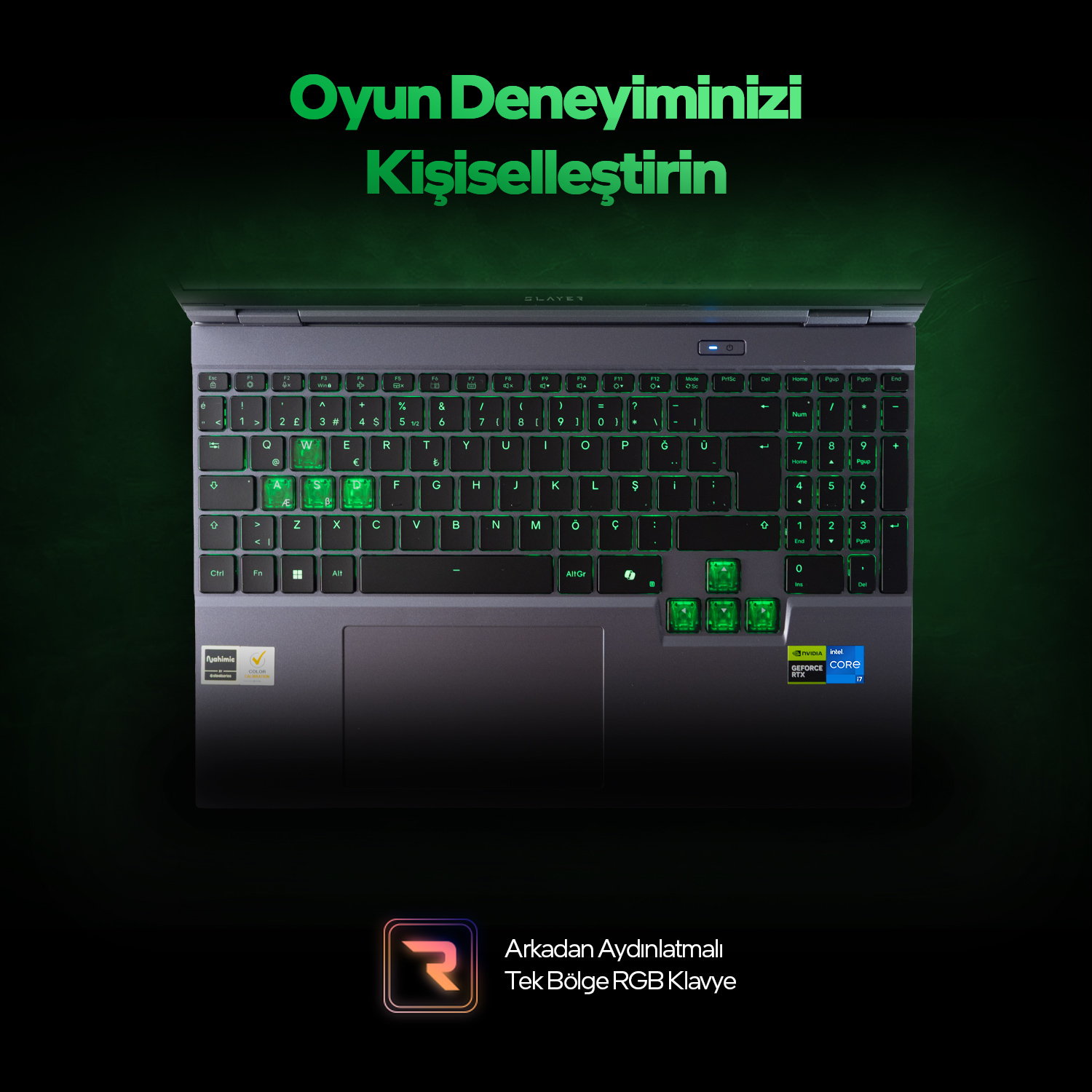 Koyu arka plan üzerinde yeşil arka ışıklı dizüstü bilgisayar klavyesi.