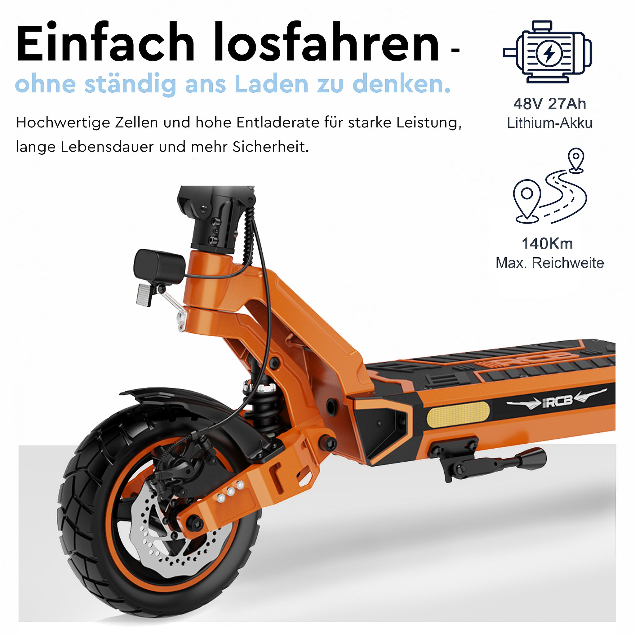 Nahaufnahme der Vorderseite eines orangen Elektrorollers mit Text und Icons für Akku und Reichweite.