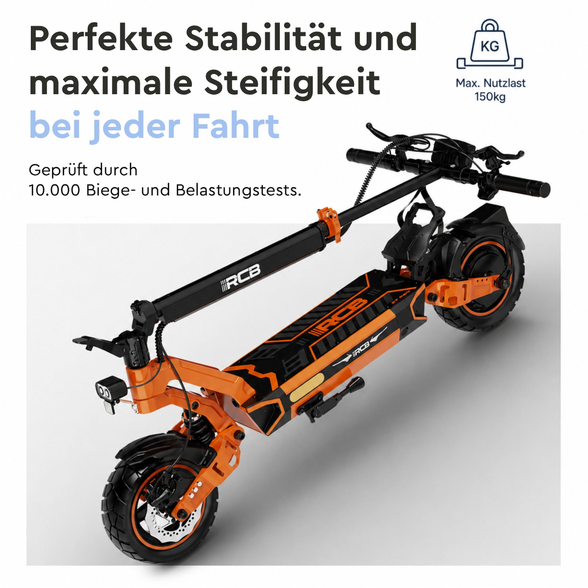 Ein schwarz-oranger Elektroroller mit breiten Reifen auf hellem Hintergrund, oben Text mit technischen Details.