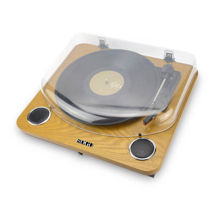Un giradischi Sogo in legno con disco in vinile sotto coperchio trasparente e altoparlanti.