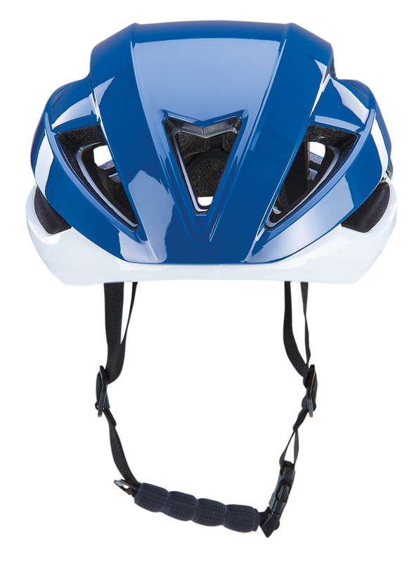 Ein glänzender blau-weißer Fahrradhelm mit schwarzen Riemen vor weißem Hintergrund.