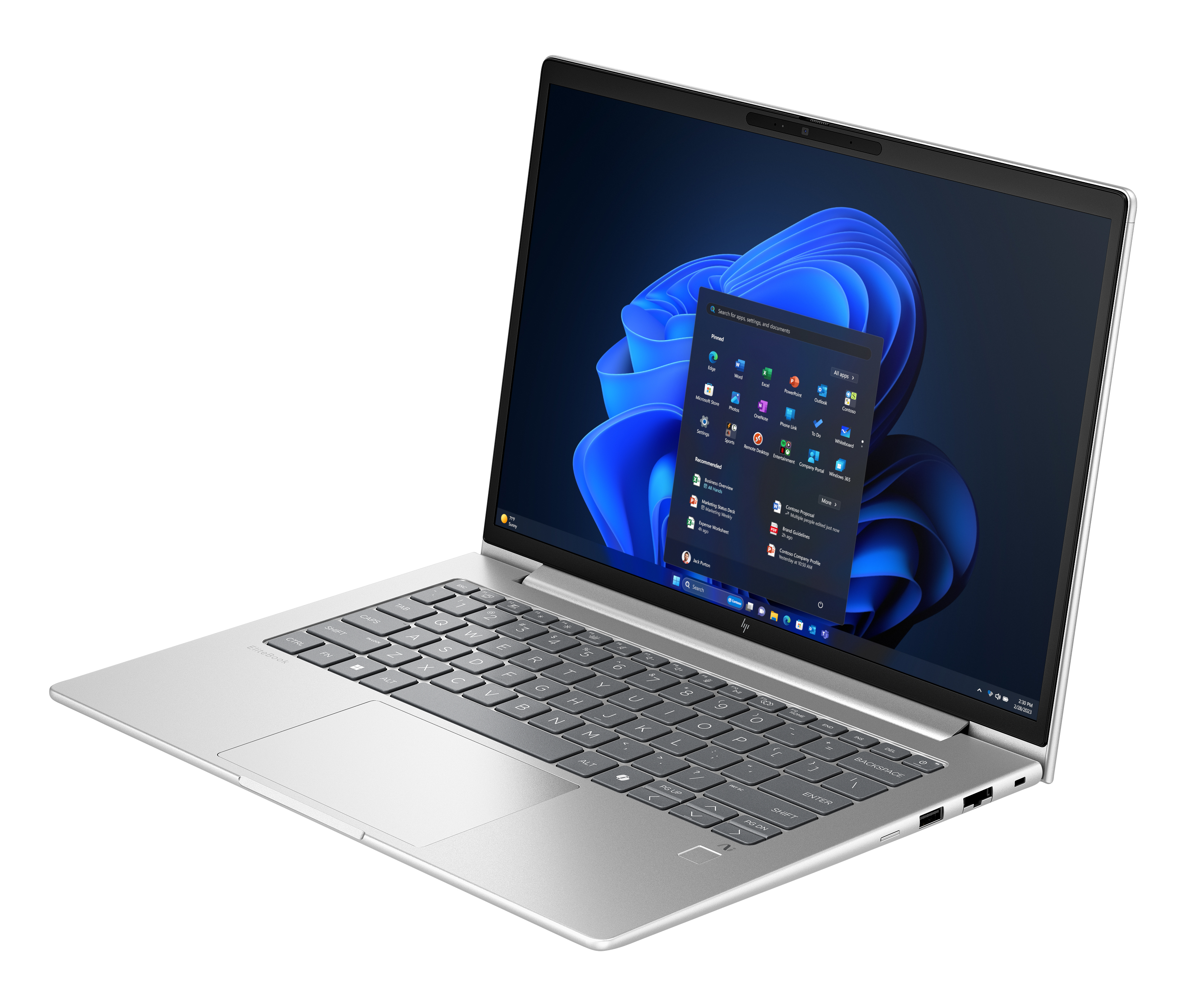 Een zilveren laptop met open scherm toont het Windows 11 bureaublad tegen een witte achtergrond.
