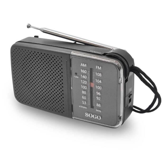 Una radio SOGO nera portatile con antenna estesa su sfondo bianco.