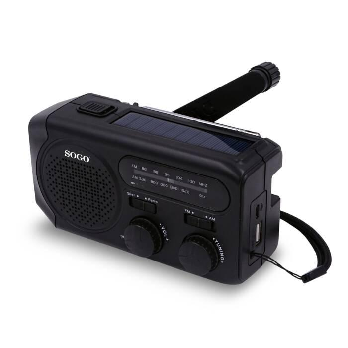 Una radio d'emergenza SOGO nera con pannello solare integrato, manovella e manopola del volume.