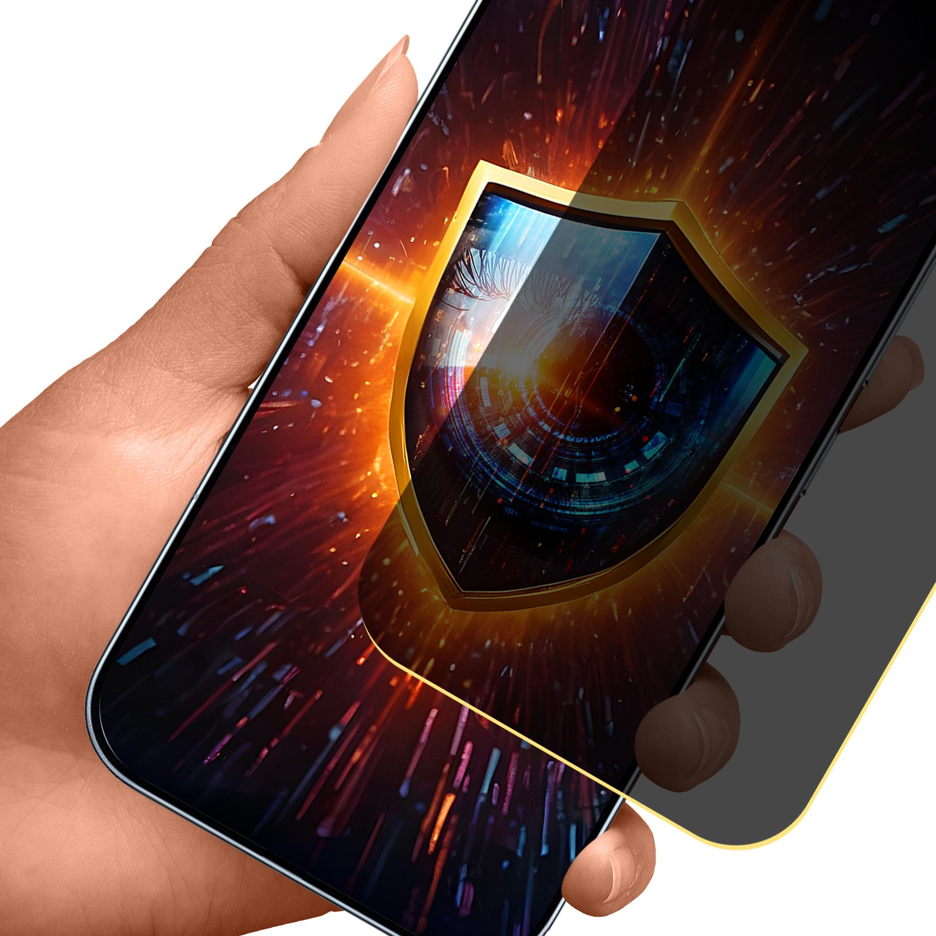 Una mano tiene uno smartphone con un'icona a scudo sullo schermo e sfondo astratto.