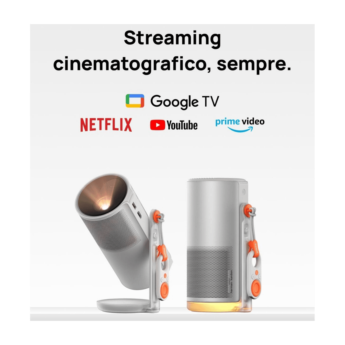 Dos proyectores portátiles blancos con detalles naranjas y logotipos de streaming arriba.