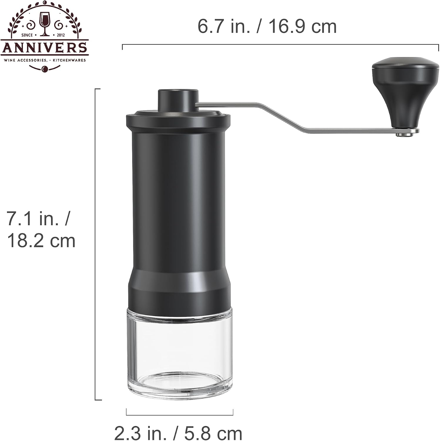 Schwarze manuelle Kaffeemühle mit Abmessungen in Zentimetern und Zoll auf weißem Hintergrund.